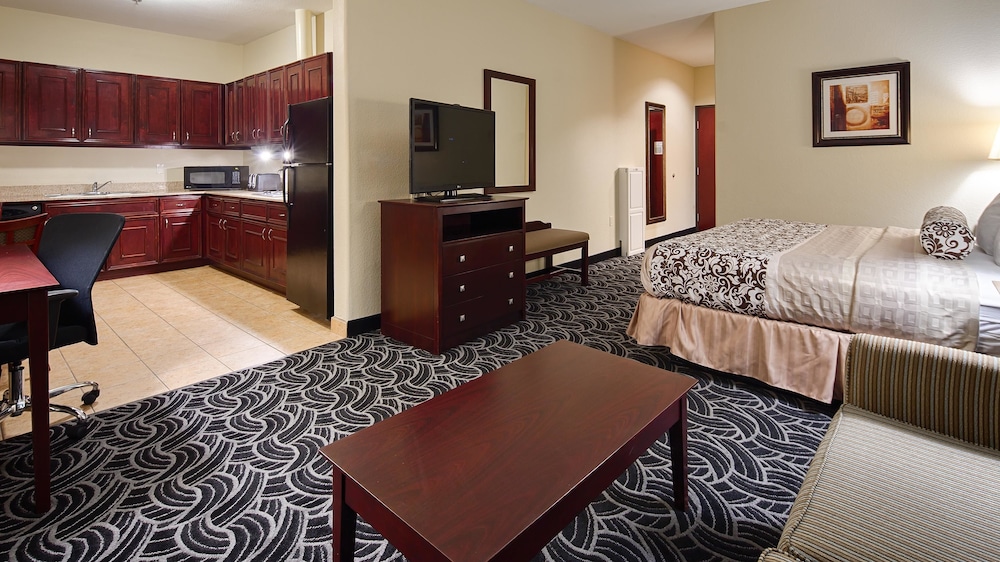 Best Western Plus Katy Inn & Suites 14/27