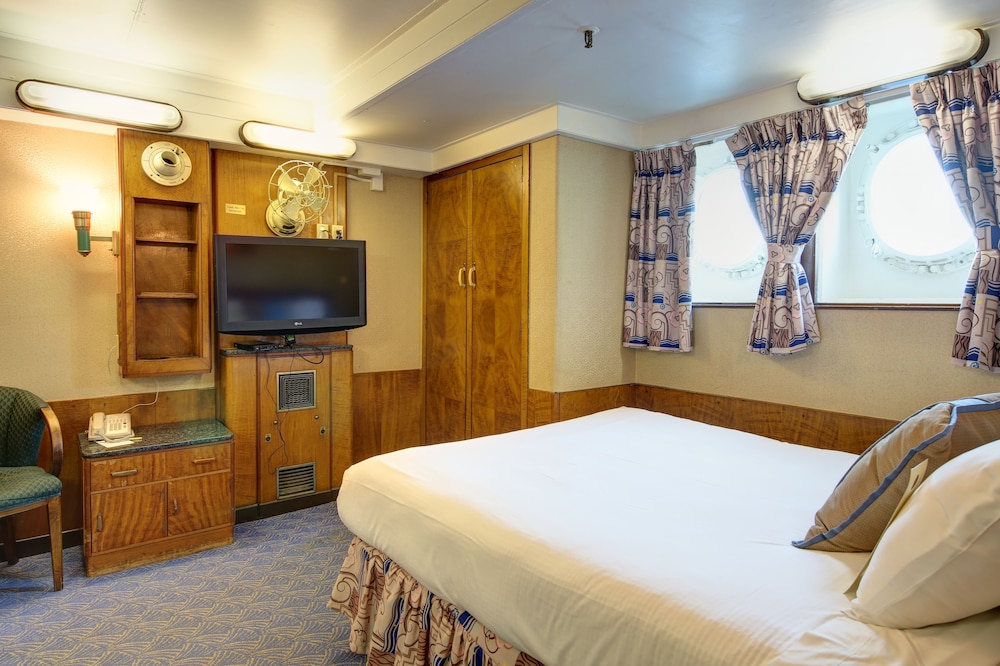 The Queen Mary 6/56