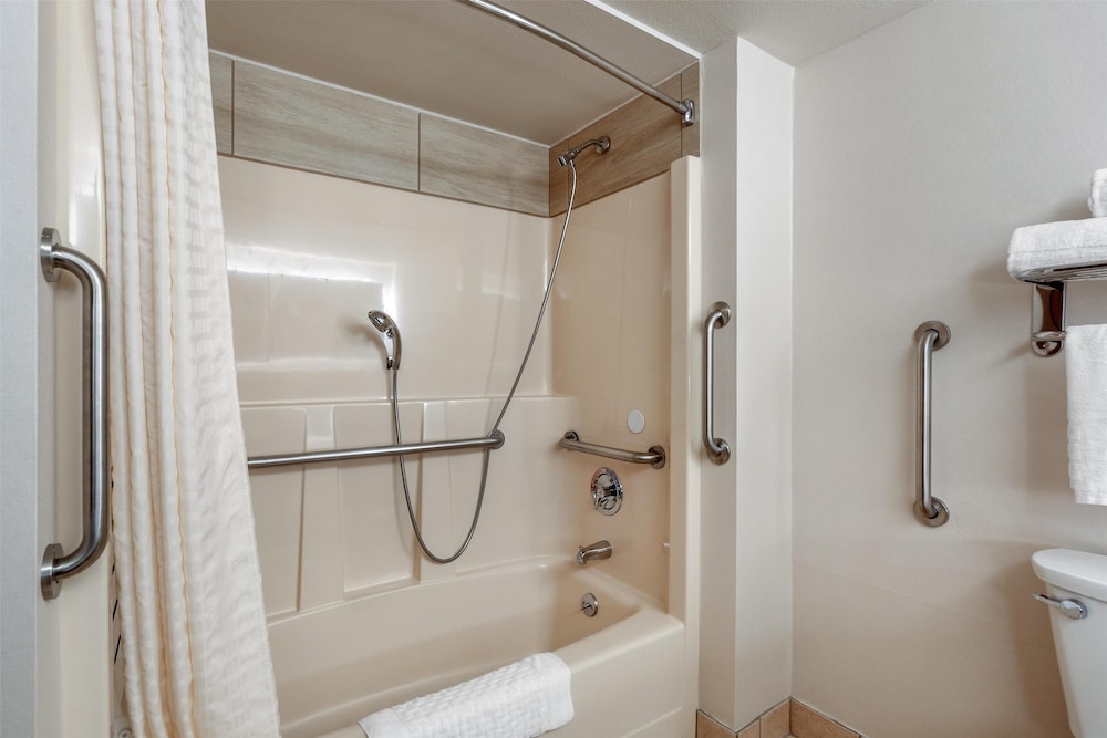 غرفة قياسية بسرير كوين لذوي الإعاقة، Best Western Plus Oak Harbor Hotel & Conference Center 10/10