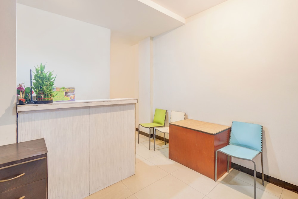 Hotel O Mangga Besar Near Mangga Besar Station Formerly Warna Warni Residence 8/24