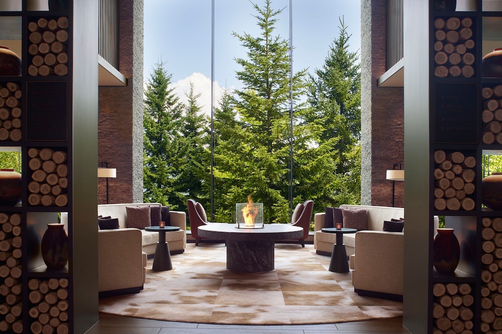 Higashiyama Niseko Village, a Ritz-Carlton Reserve 32/42