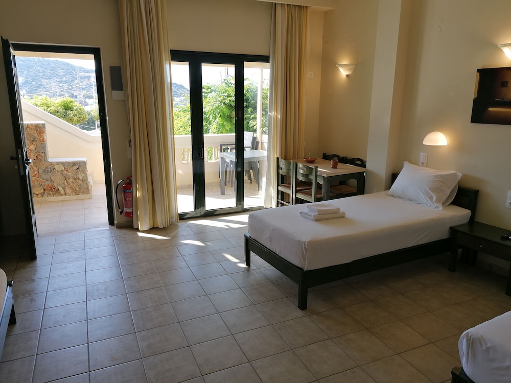 Villiana Holiday Apartments 10/50