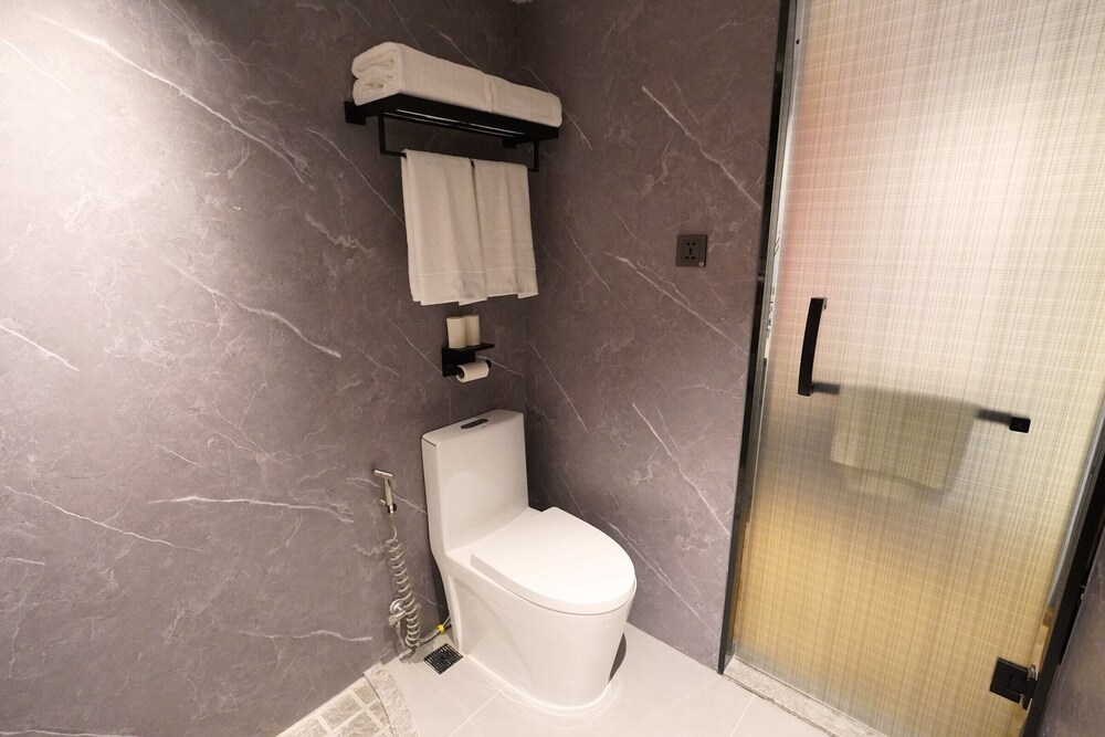 Juzi Hotel 55/57