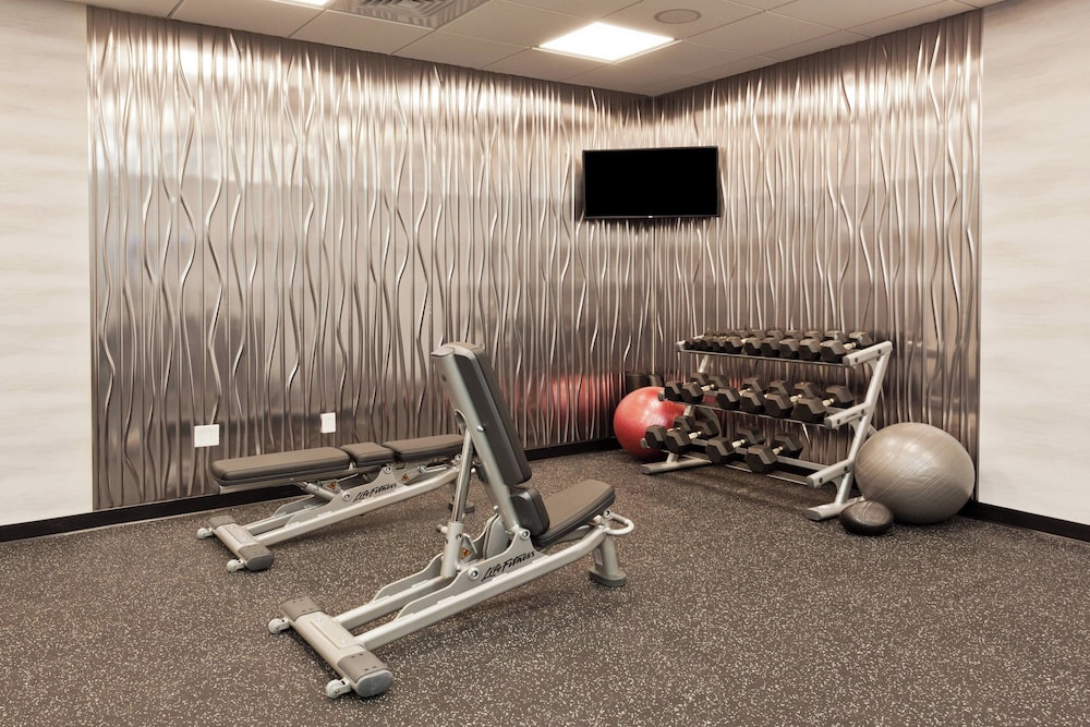 Fairfield Inn And Suites By Marriott Birmingham Colonnade 18/30