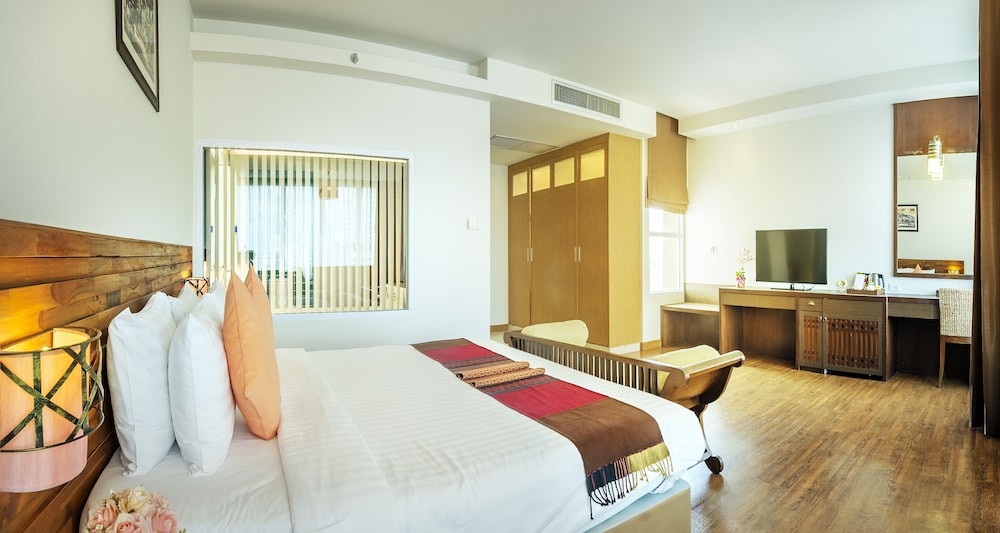 Buri Sriphu Hotel 7/66