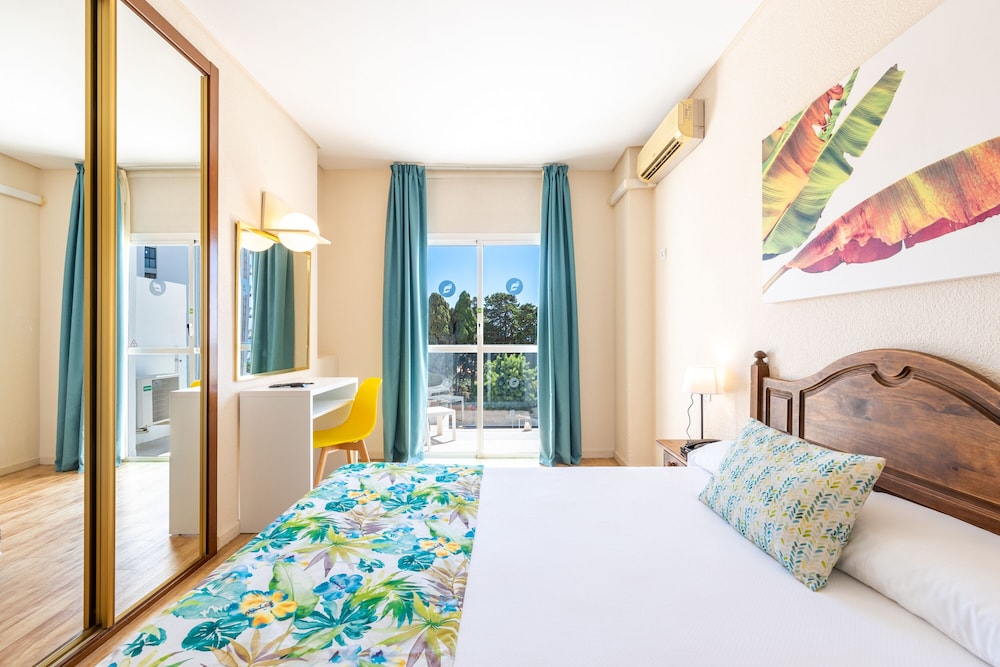 Hotel San Fermin by Dorobe 23/67