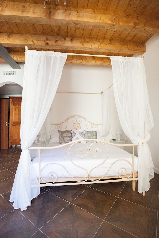 Alessia's Place 21/50