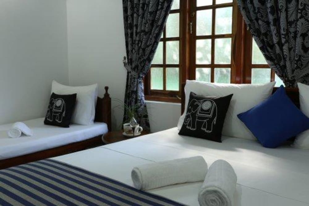 Rekawa Village Hotel 6/22