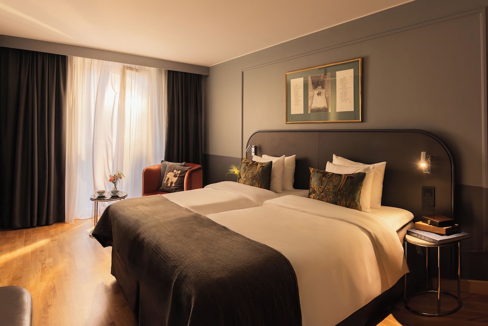Classic, Twin Beds, Shared Patio