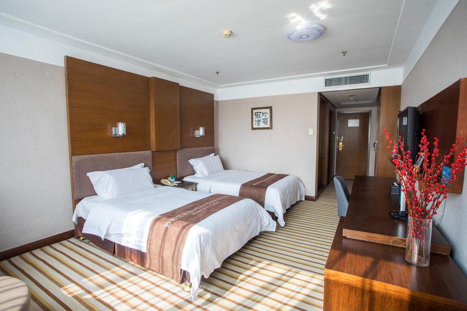 Room, Twin Beds