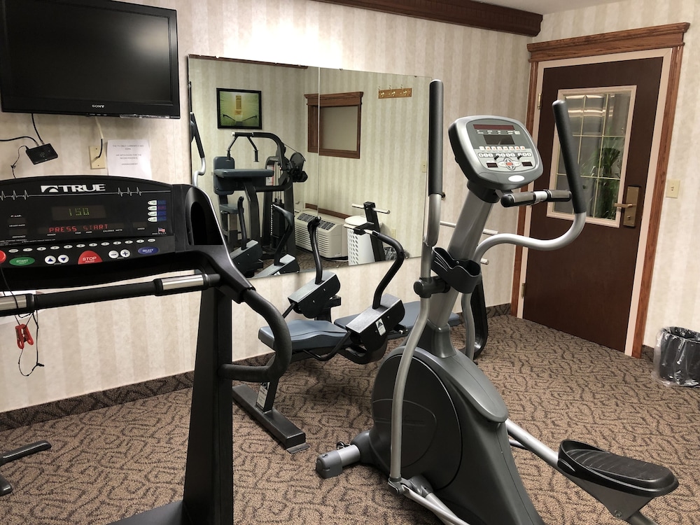 Ramada by Wyndham Saginaw Hotel and Suites 9/28
