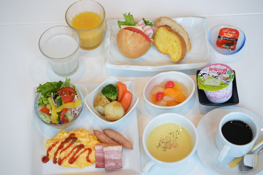 Queen's Hotel Chitose 51/58