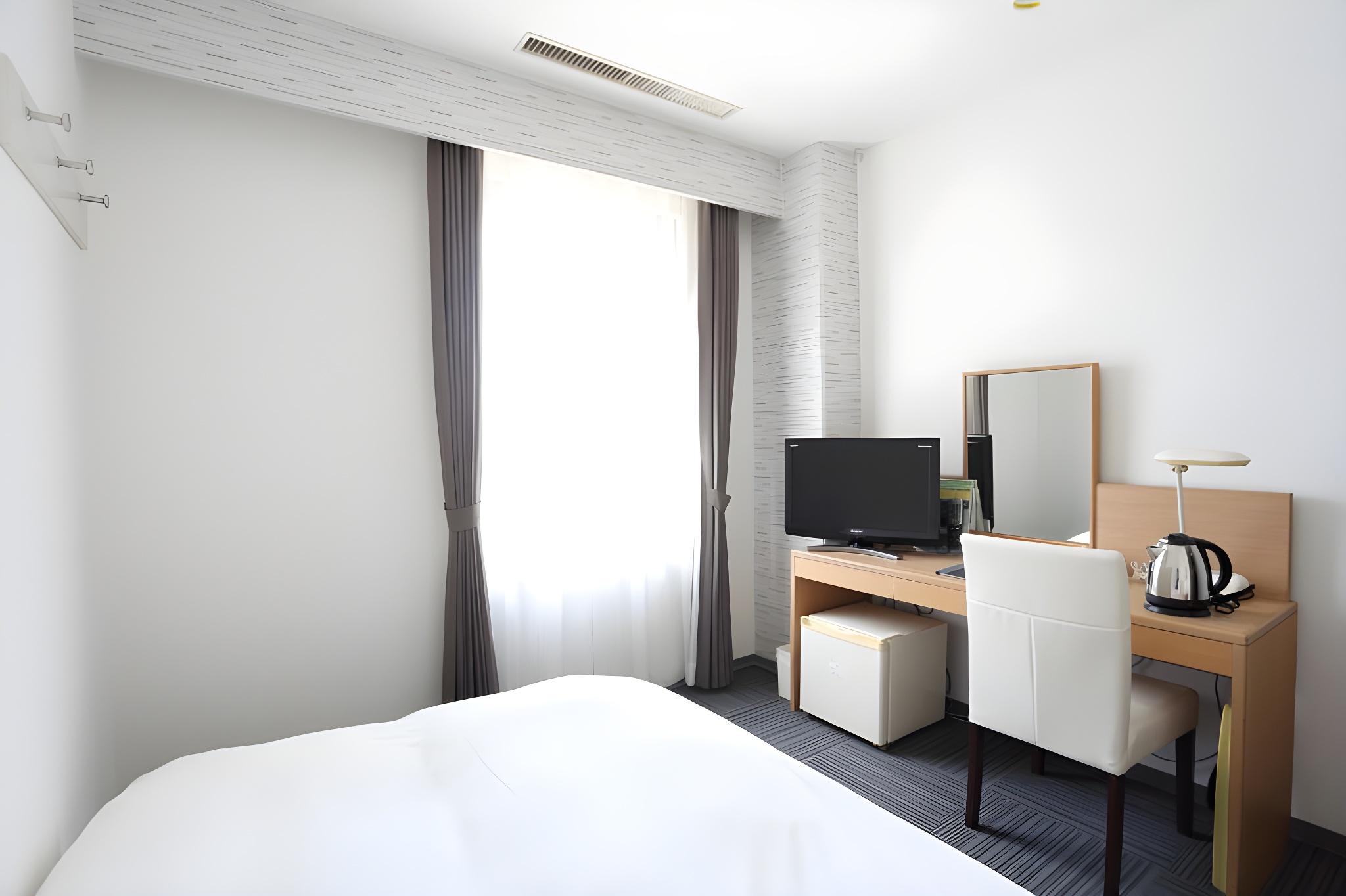 Semi Room, Semi Double Bed