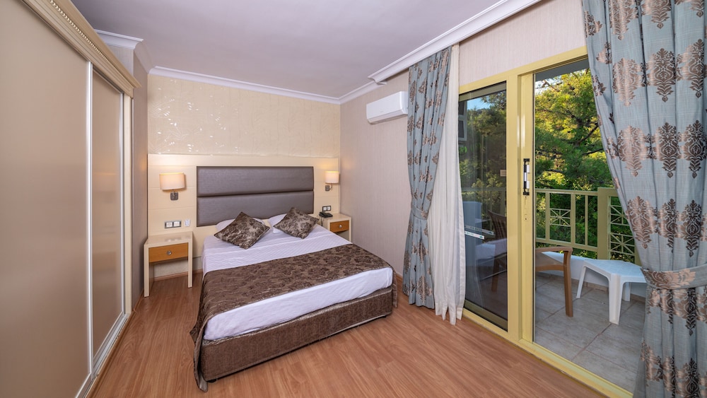 Faros Grand Hotel 17/48