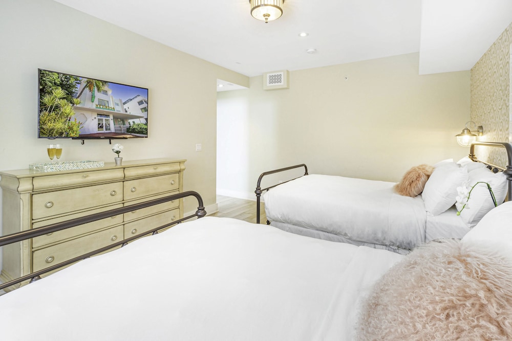 CLASSIC, 2 DOUBLE BEDS