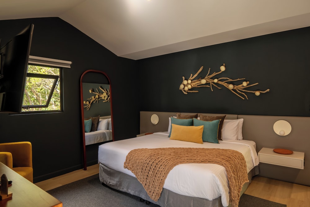 Forest, King Bed