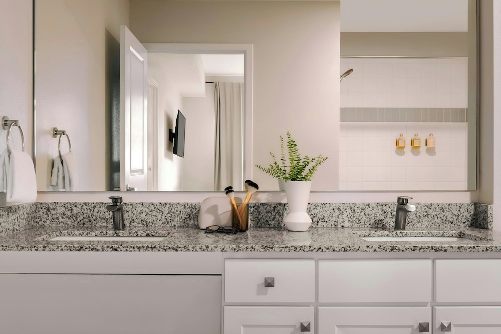 Sonder Vista Cay 49/50