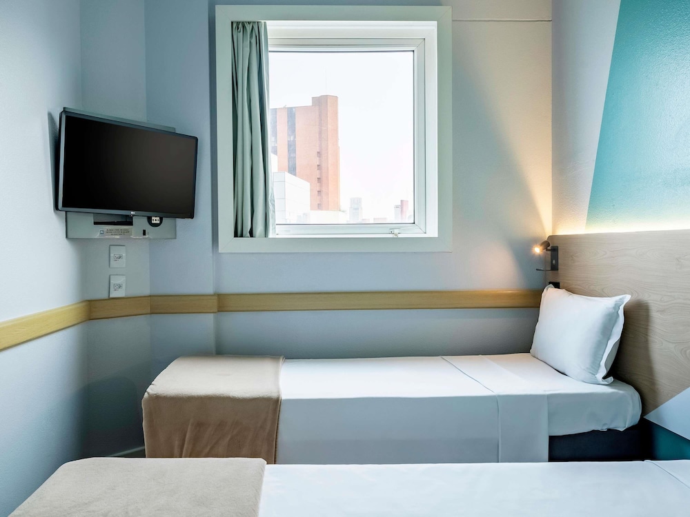 Superior Double Room with 2 single beds، Ibis Budget Sao Paulo Jardins 6/10