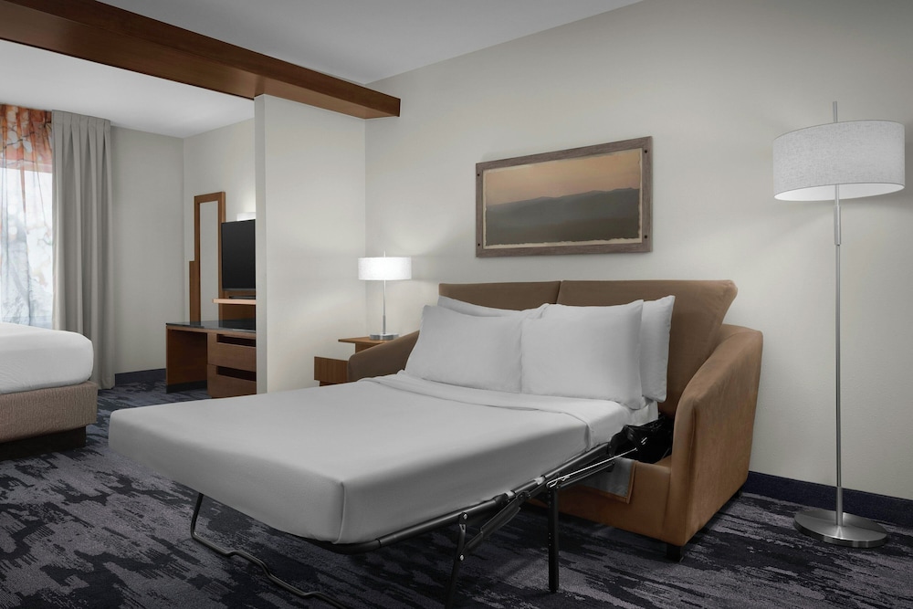Suite, King Bed, Sofa, Accessible