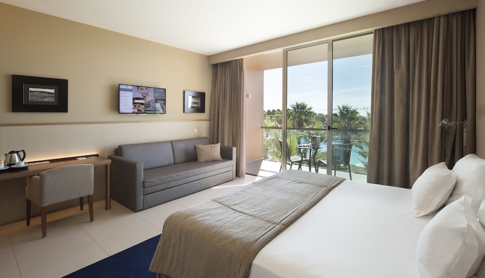 Superior Double Room Pool View