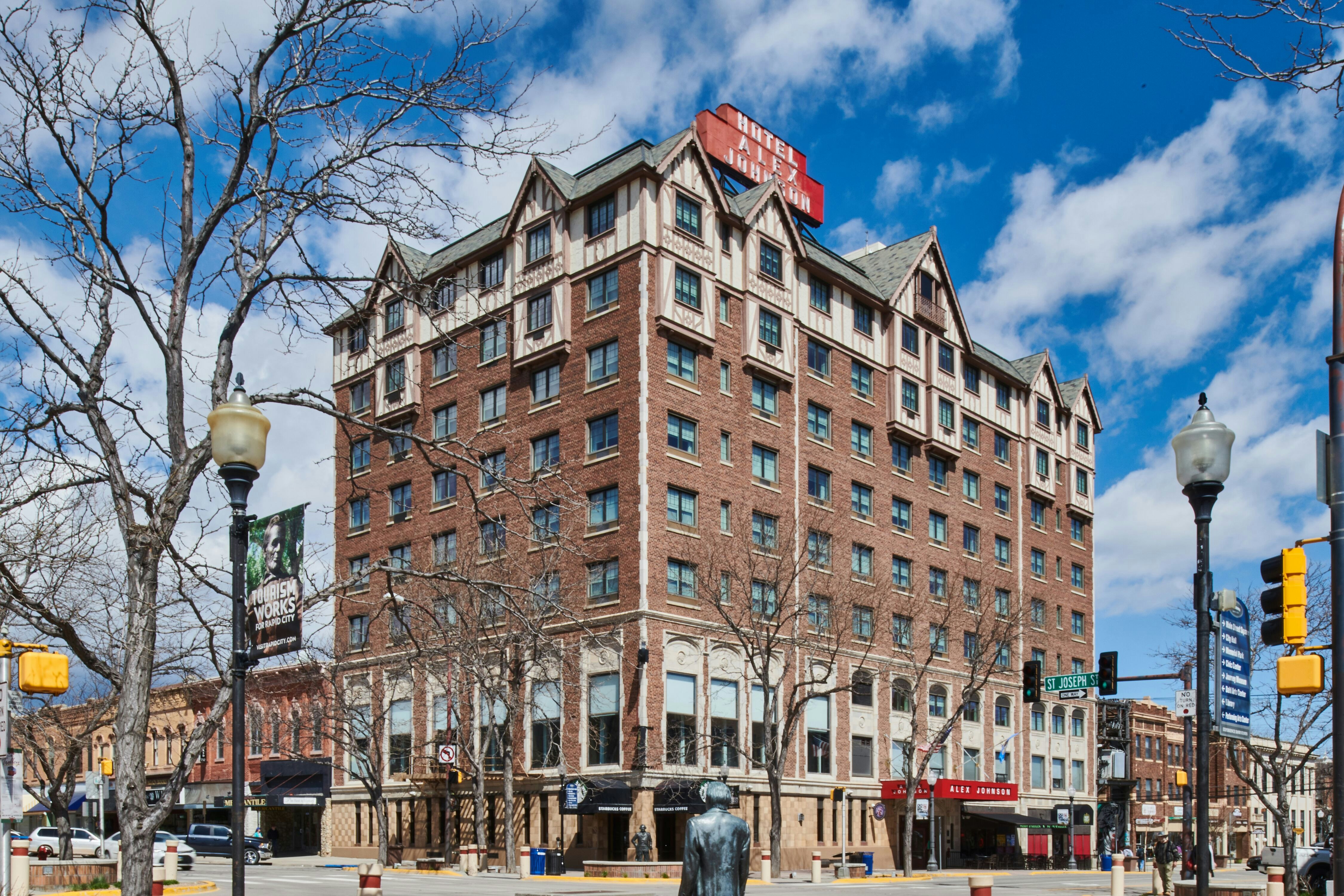 Hotel Alex Johnson Rapid City Curio Collection By Hilton 2/38
