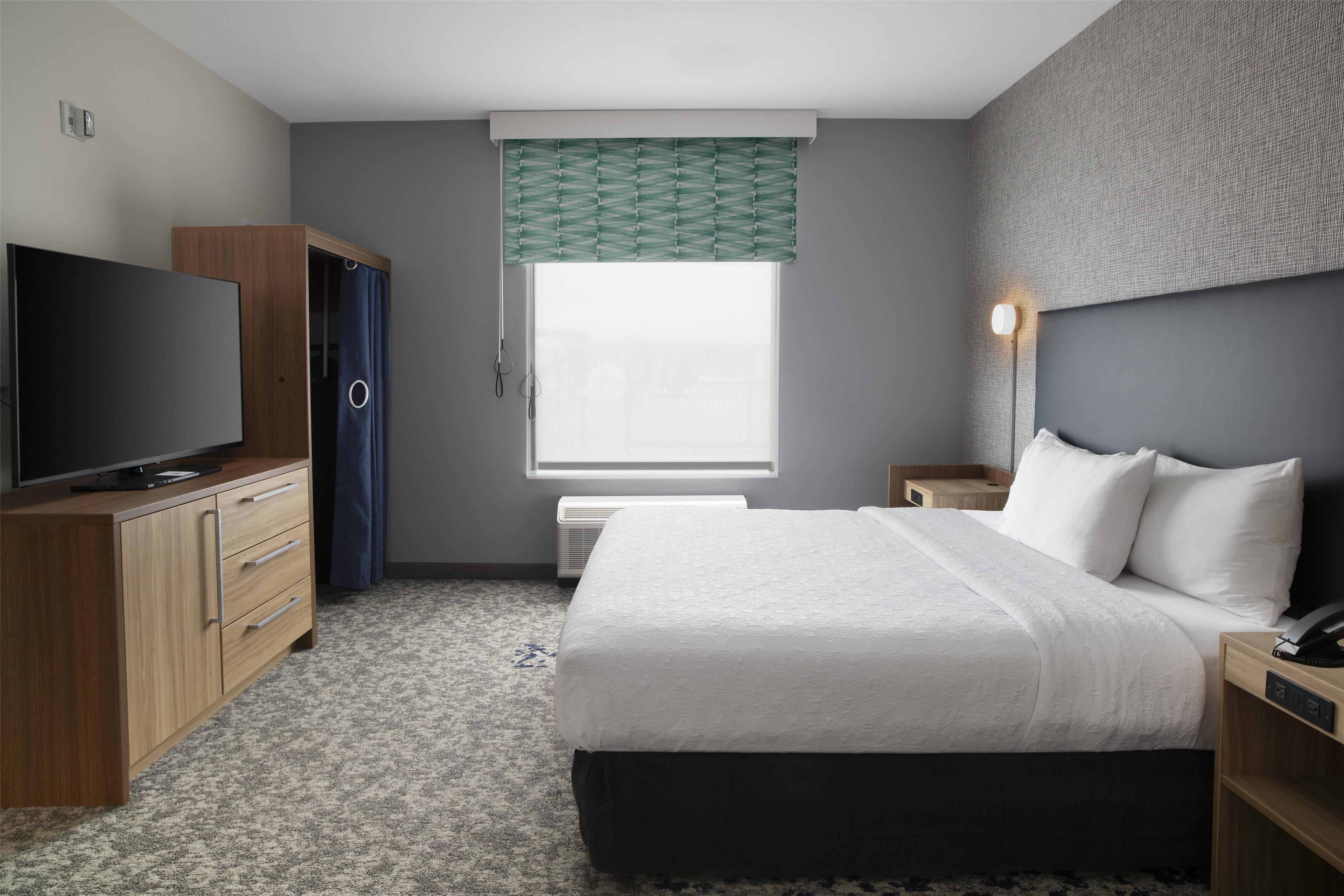 1 BEDROOM, SUITE, KING BED, ACCESSIBLE