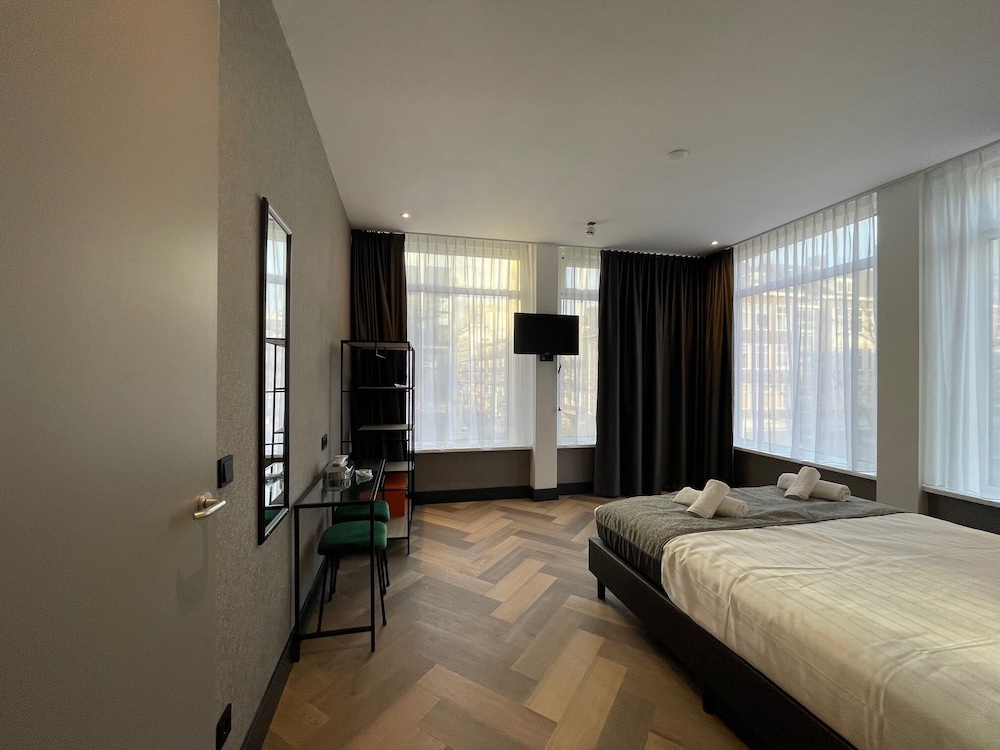 COMFORT, DOUBLE BED