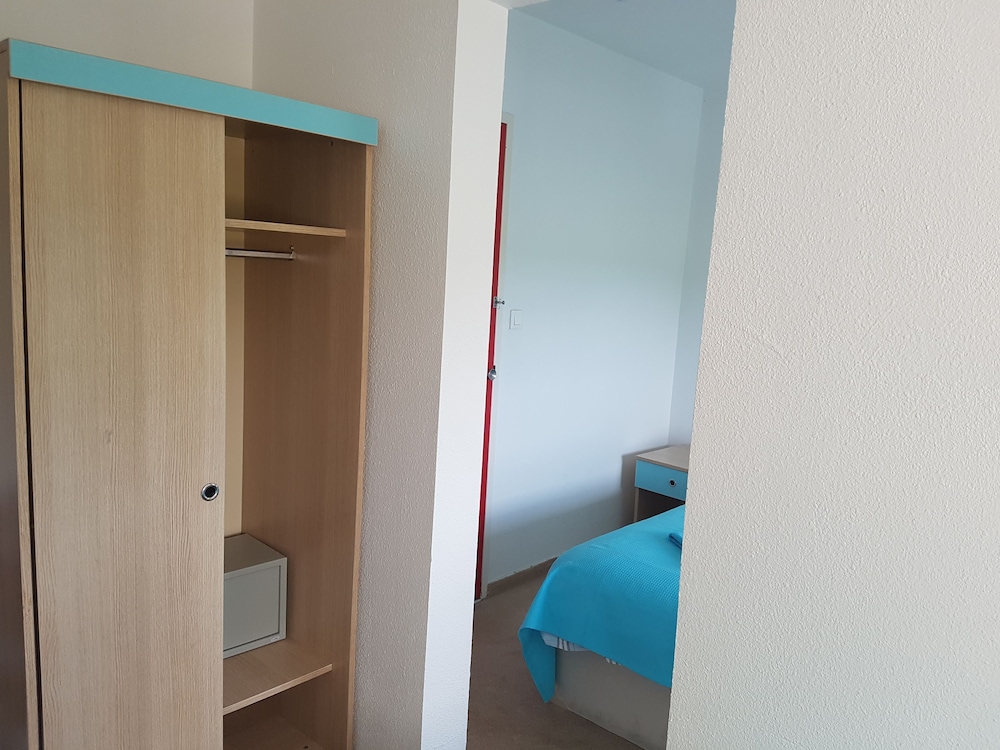 Hotel Holiday 19/28