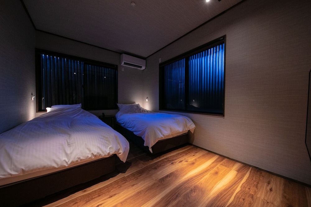 JAPANESE WESTERN, PREMIUM, OUTDOOR BATH, LIVING AREA