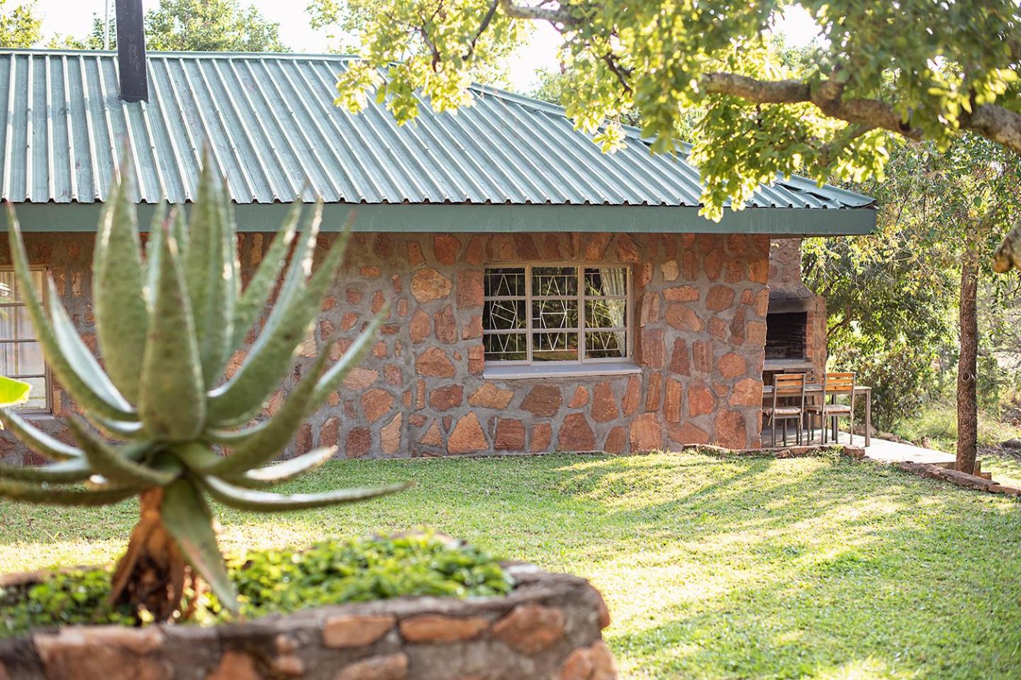 Milorho Lodge 36/50