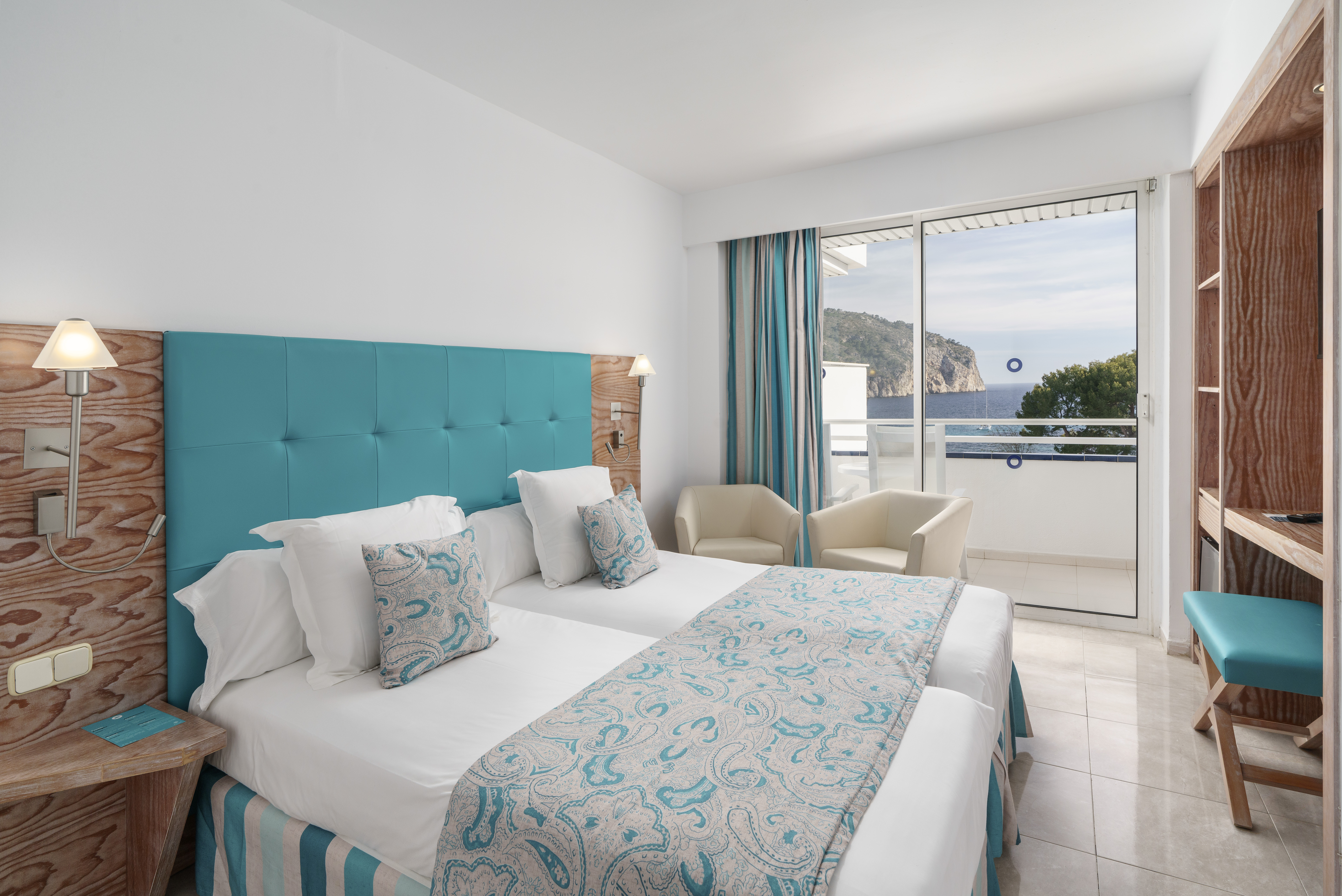Room, Single, Double Bed, Sea Front