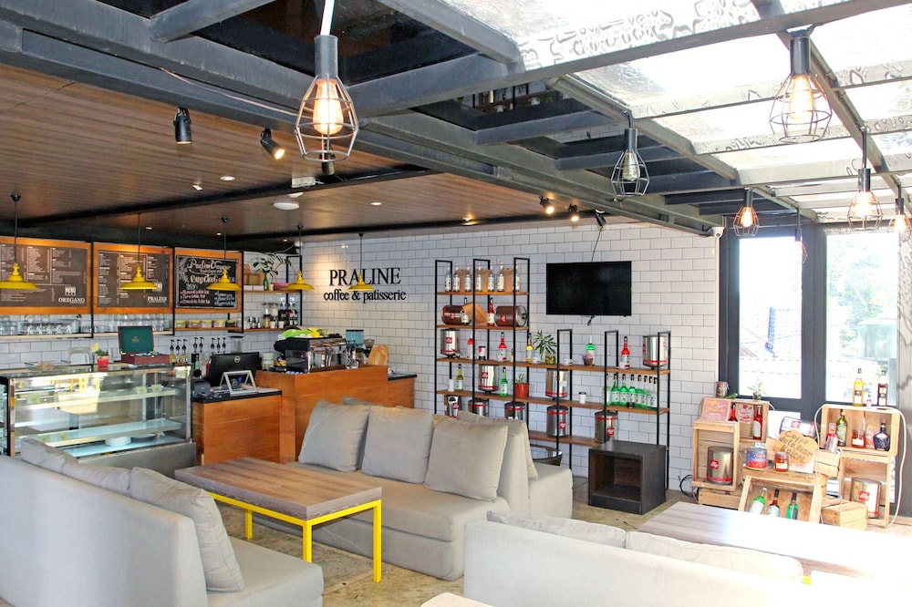 Anugrah Hotel 58/72