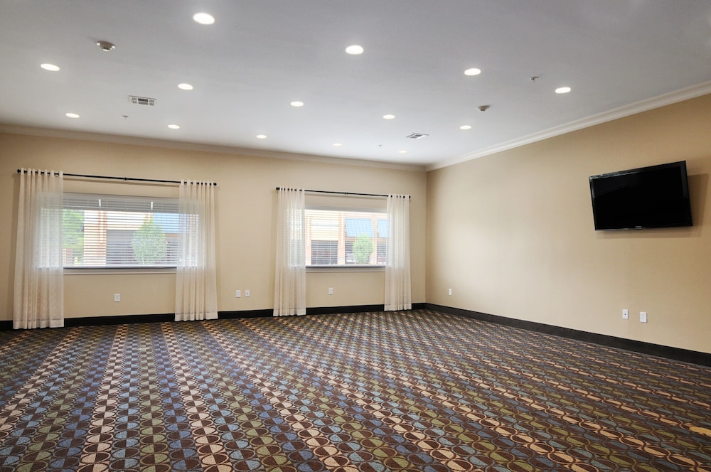 Ramada By Wyndham College Station 11/55