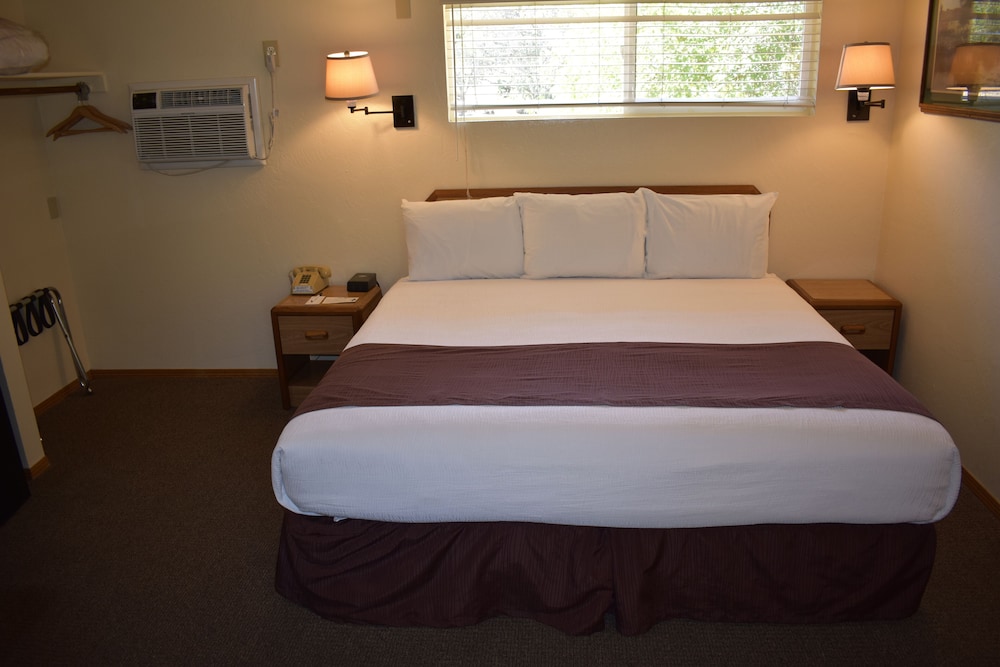 Lazy J Ranch-Americas Best Value Inn 27/52