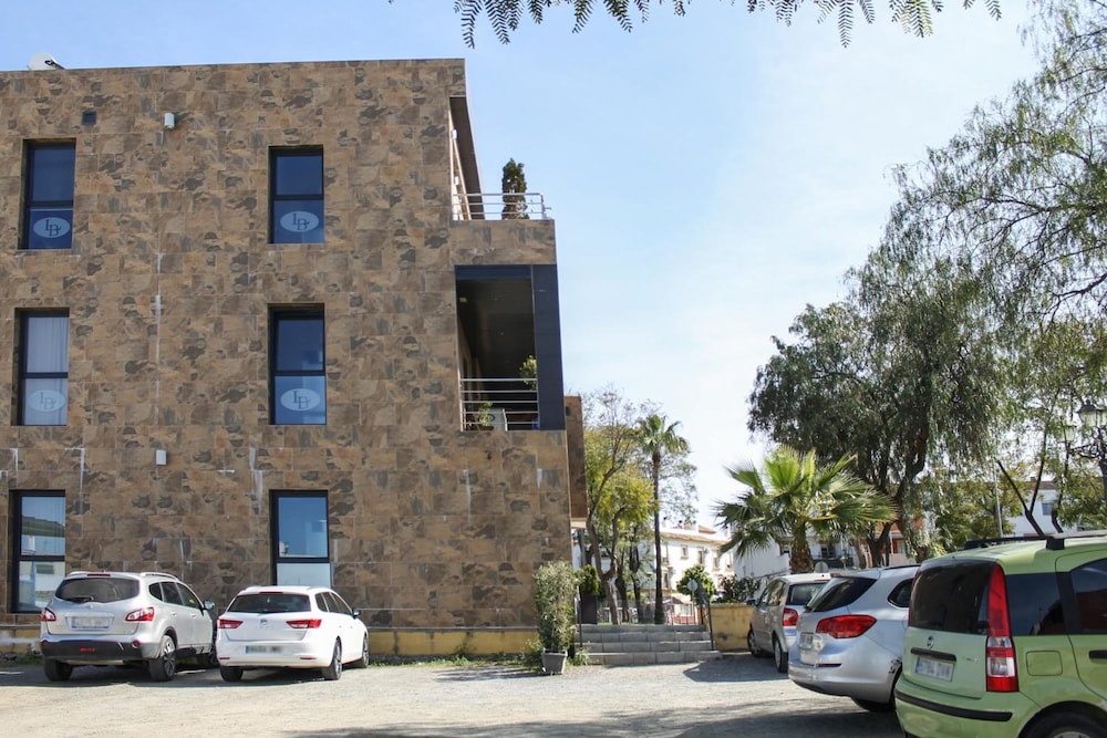 LB Lebrija Hotel & Terrace 61/65