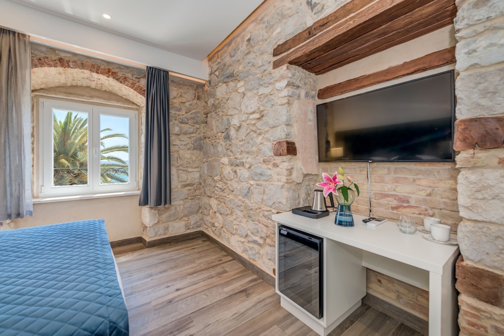 Palms Promenade Luxury Rooms 19/37