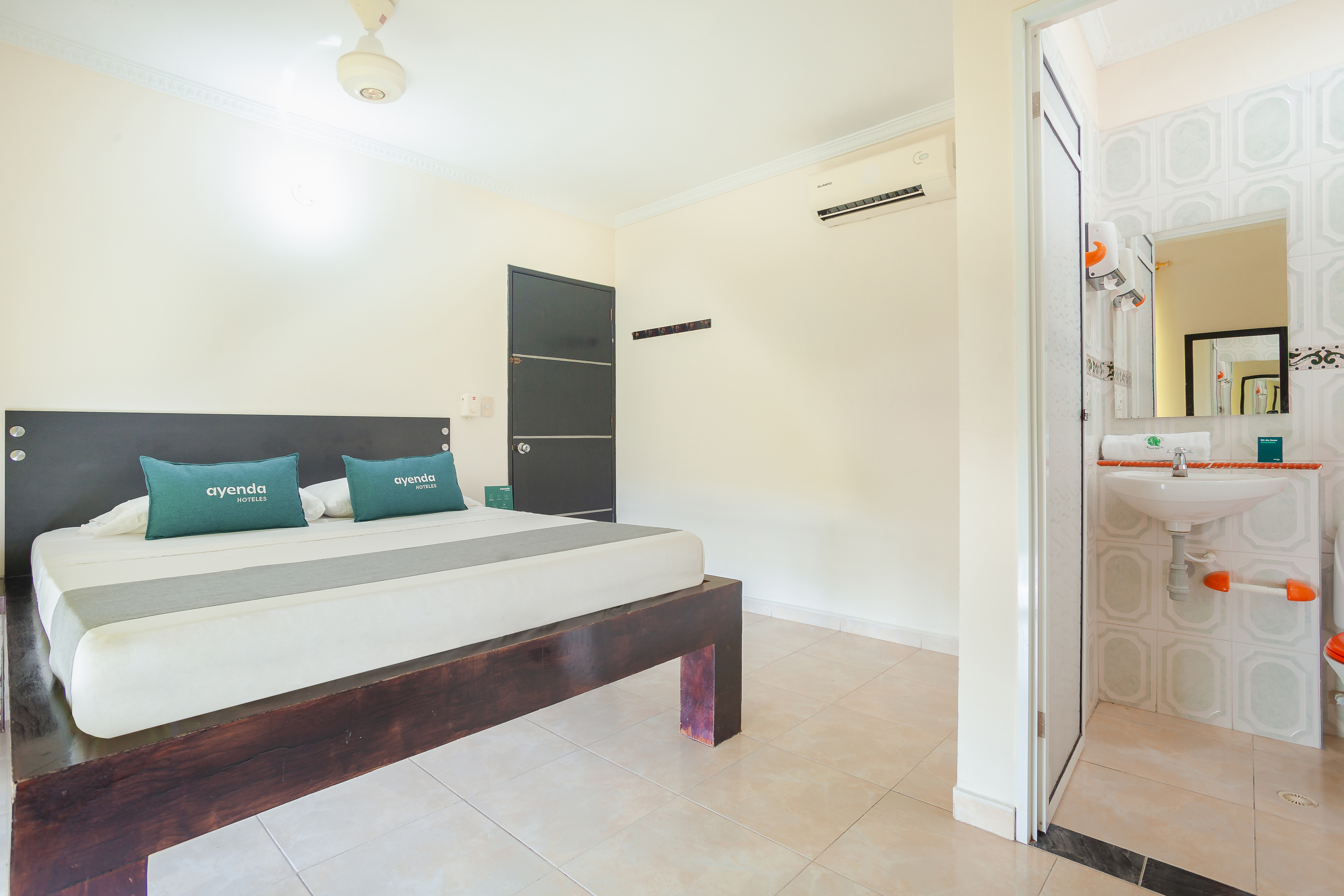 Hotel Calarca 1 17/59
