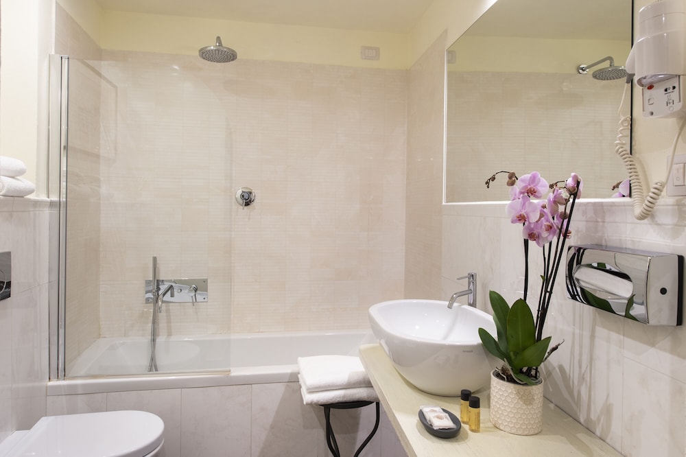 Hotel L Antico Pozzo 5/71