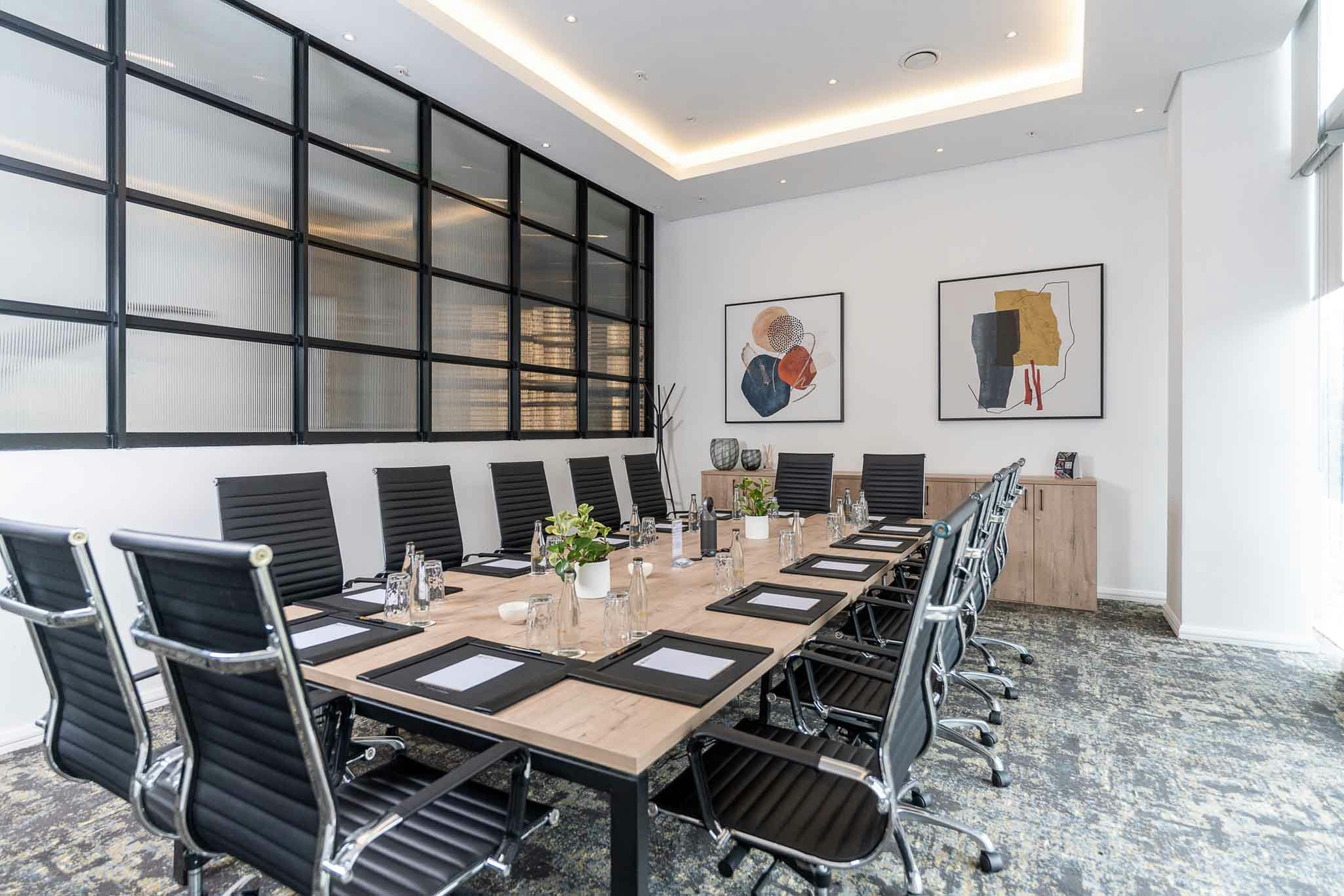 Sandton Hotel 48/58
