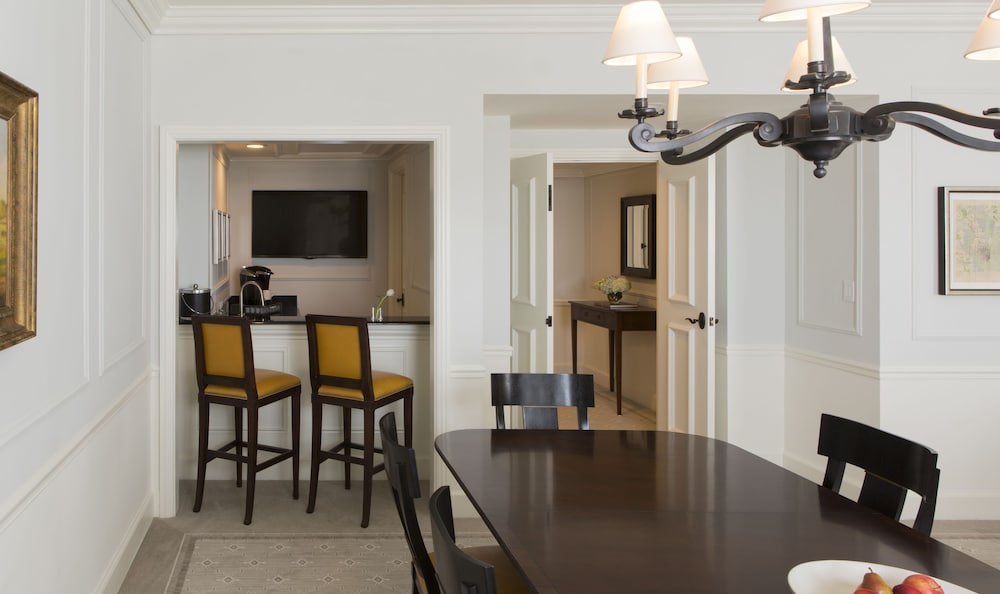 The Charleston Place 69/79