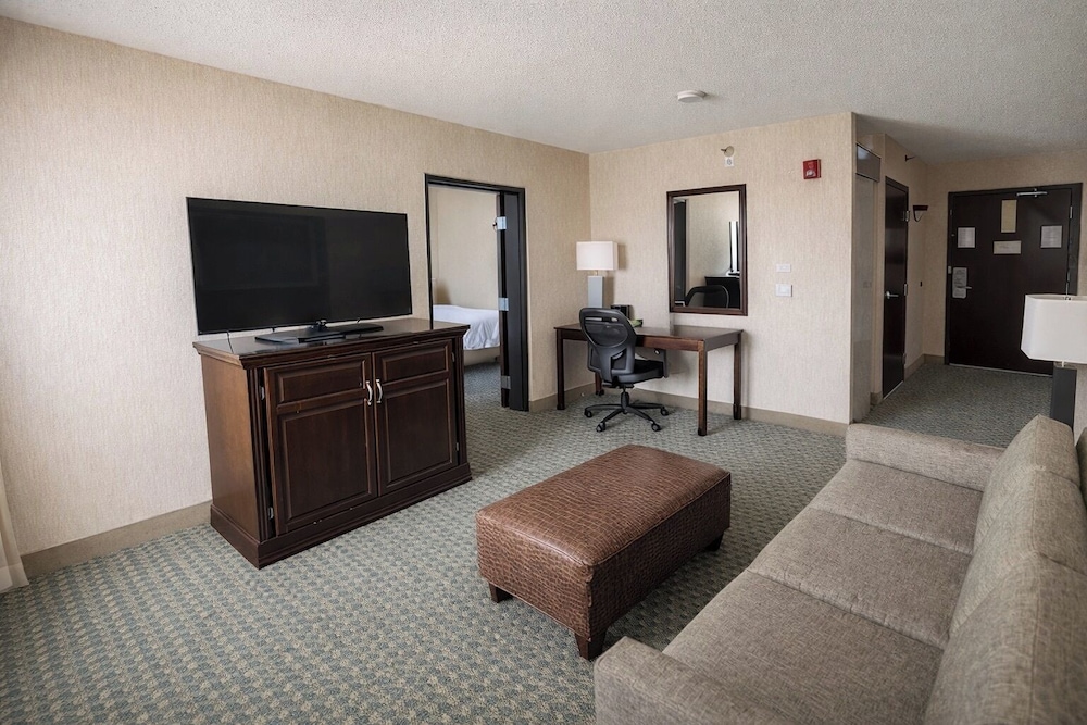 2 ROOMS, SUITE, MULTIPLE BEDS, HIGH FLOOR, ACCESSIBLE