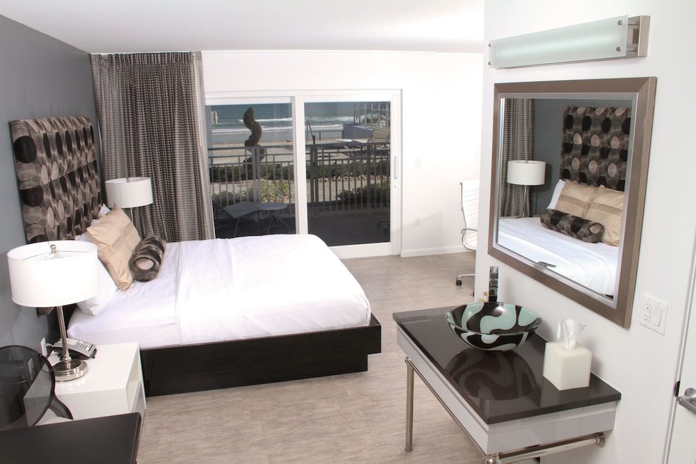 Lotus Boutique Inn Suites 25/57