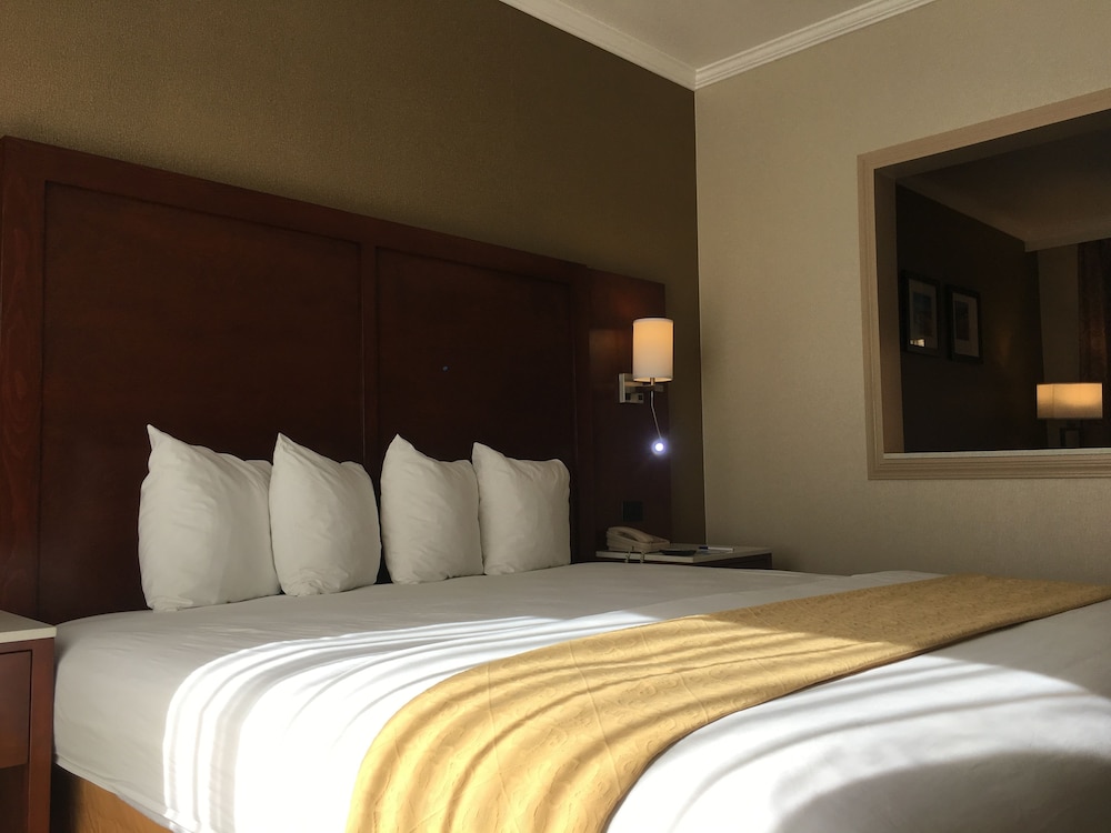 MainStay Suites Orange County John Wayne Airport 11/57