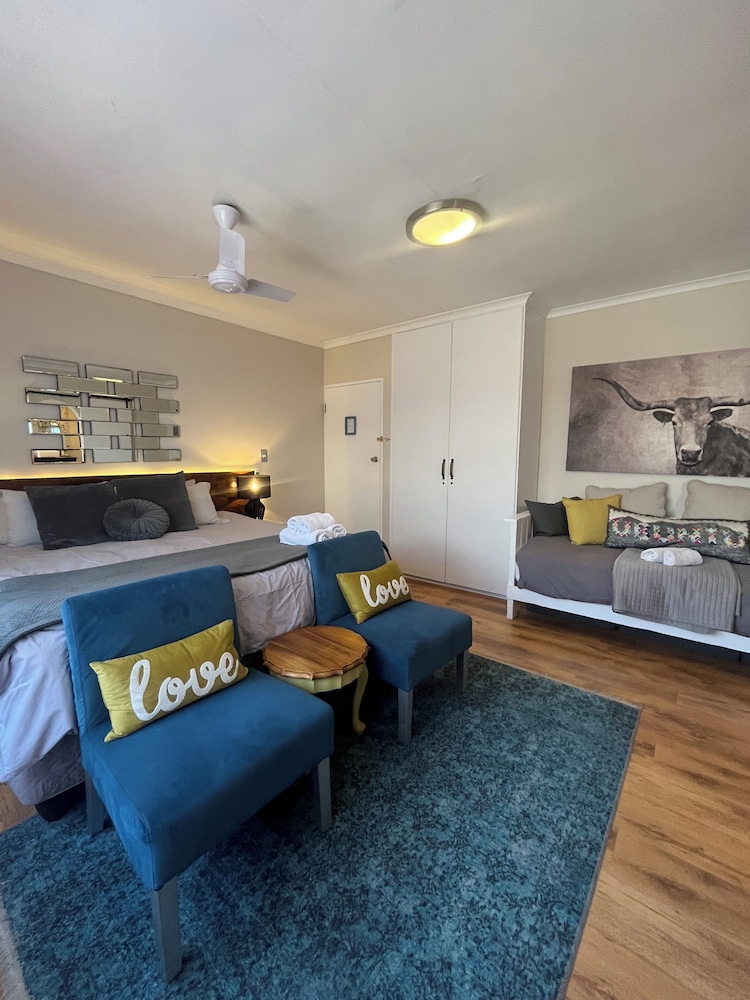 Dolphin Circle Bed and Breakfast 13/50