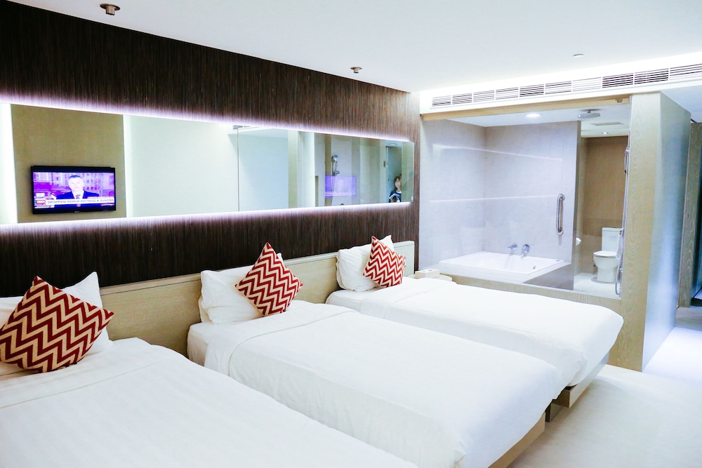 Inhouse Hotel Yehliu 12/50