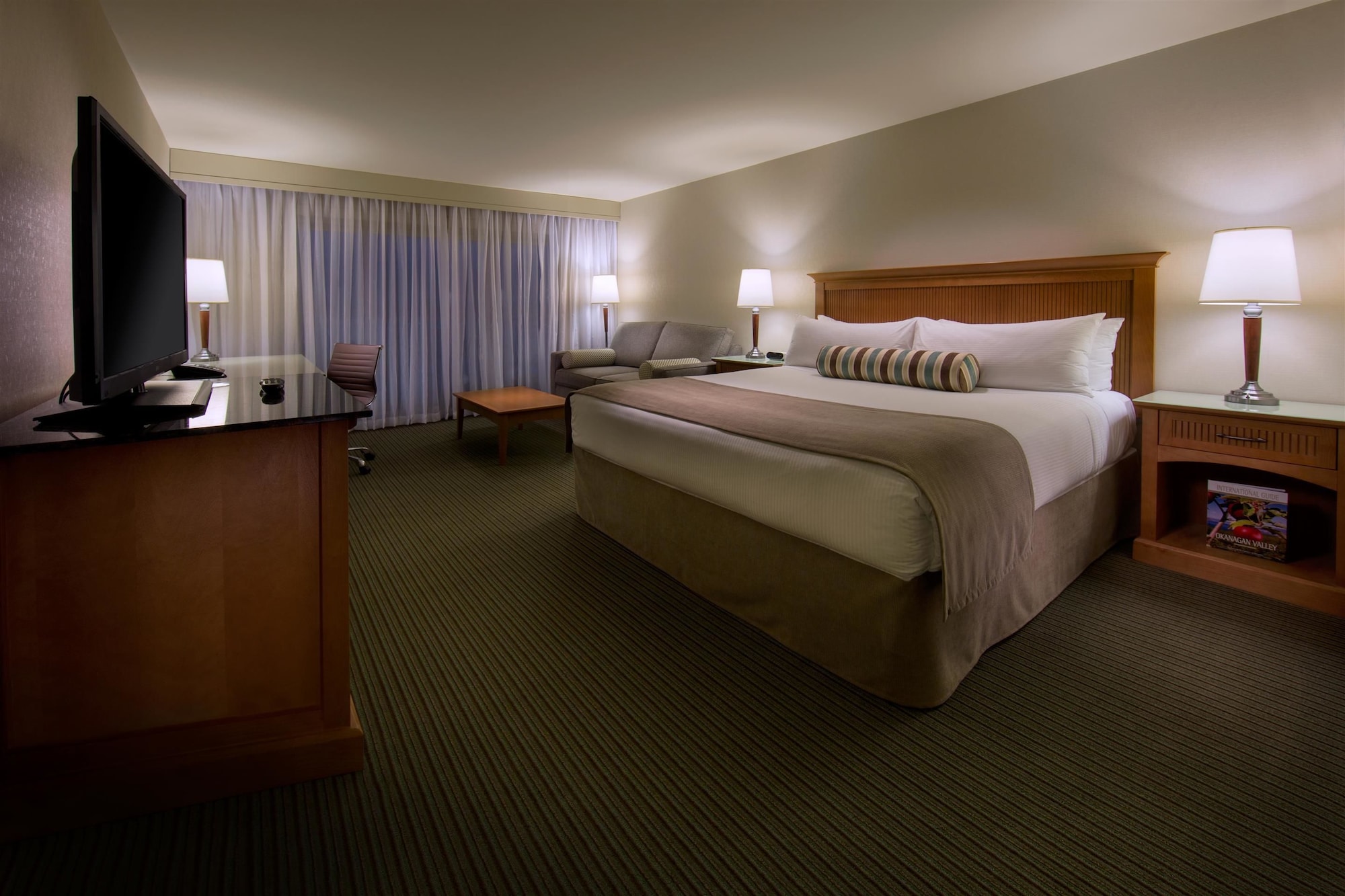 COAST, KING BED