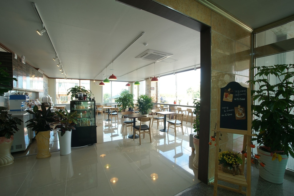 SEONGSAN AQUA BEACH HOTEL 33/42