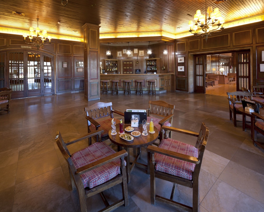 Parador De Cervera De Pisuerga 30/69