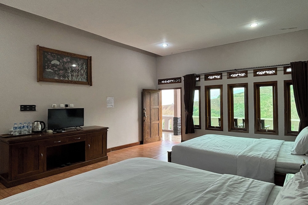 Puncak Darajat Highland by Zuzu 14/50