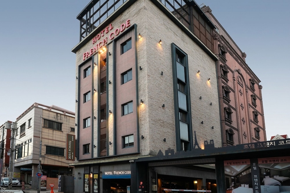French Code Hotel 7/63